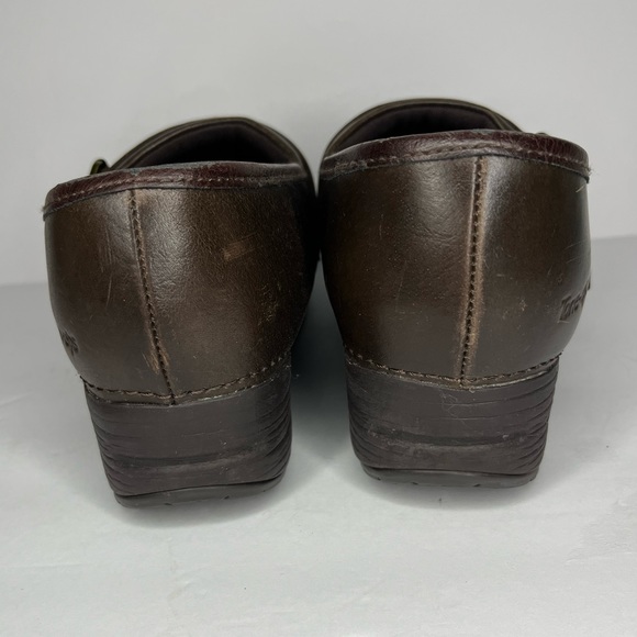 Skechers Women's Work: Tone-ups CLOGS Slip Resistant Leather Brown - Picture 3 of 5